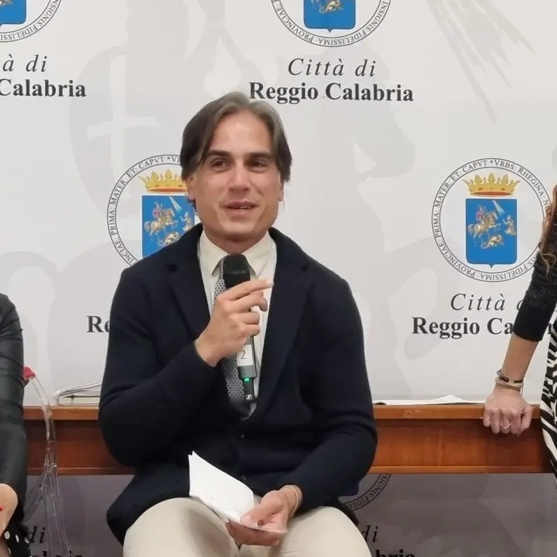 Reggio, a Palazzo San Giorgio presentato il libro “Col buio me la vedo io” di Anna Mallamo