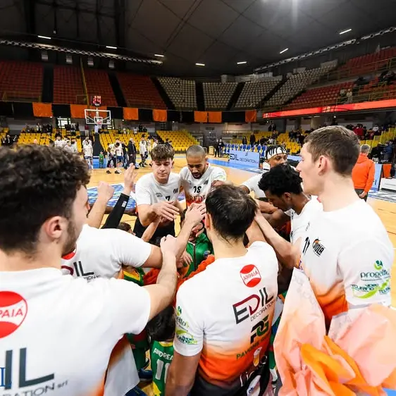 La Viola torna in campo al Palacalafiore: serve una vittoria per blindare i playoff e cancellare lo scivolone di Bari