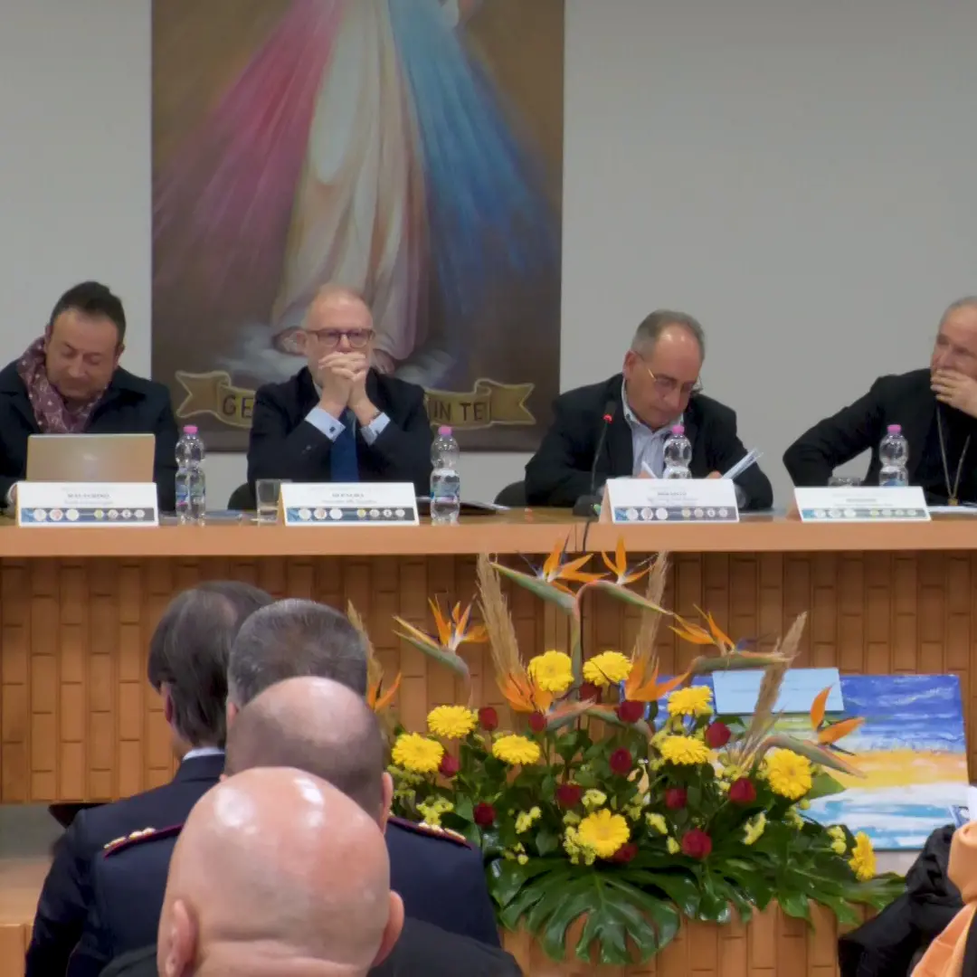 Giovani e solitudine nell’era digitale, gli adulti si fermino ad ascoltare: «Serve contatto umano»