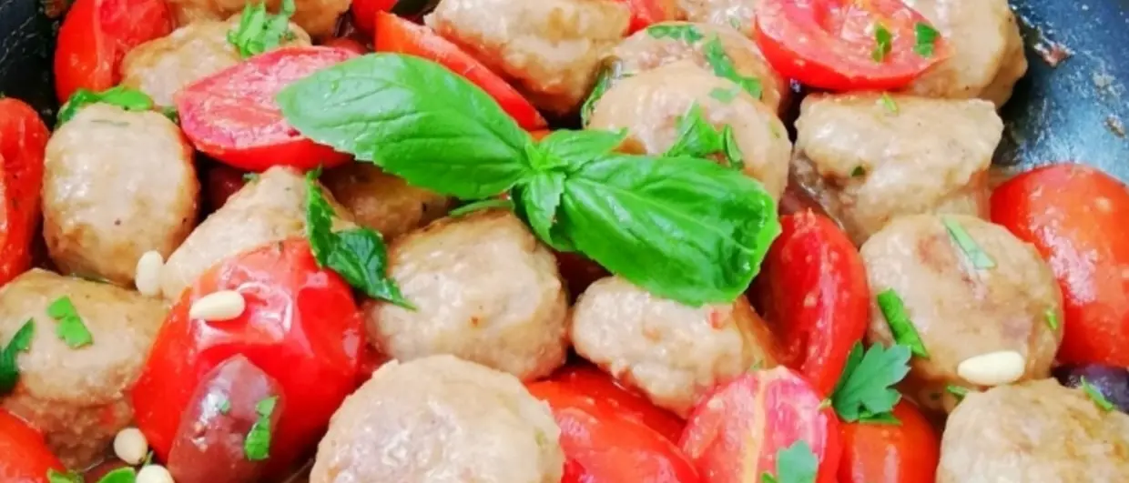 LA RICETTA DEL GIORNO | Polpette alla mediterranea: un'esplosione di sapori