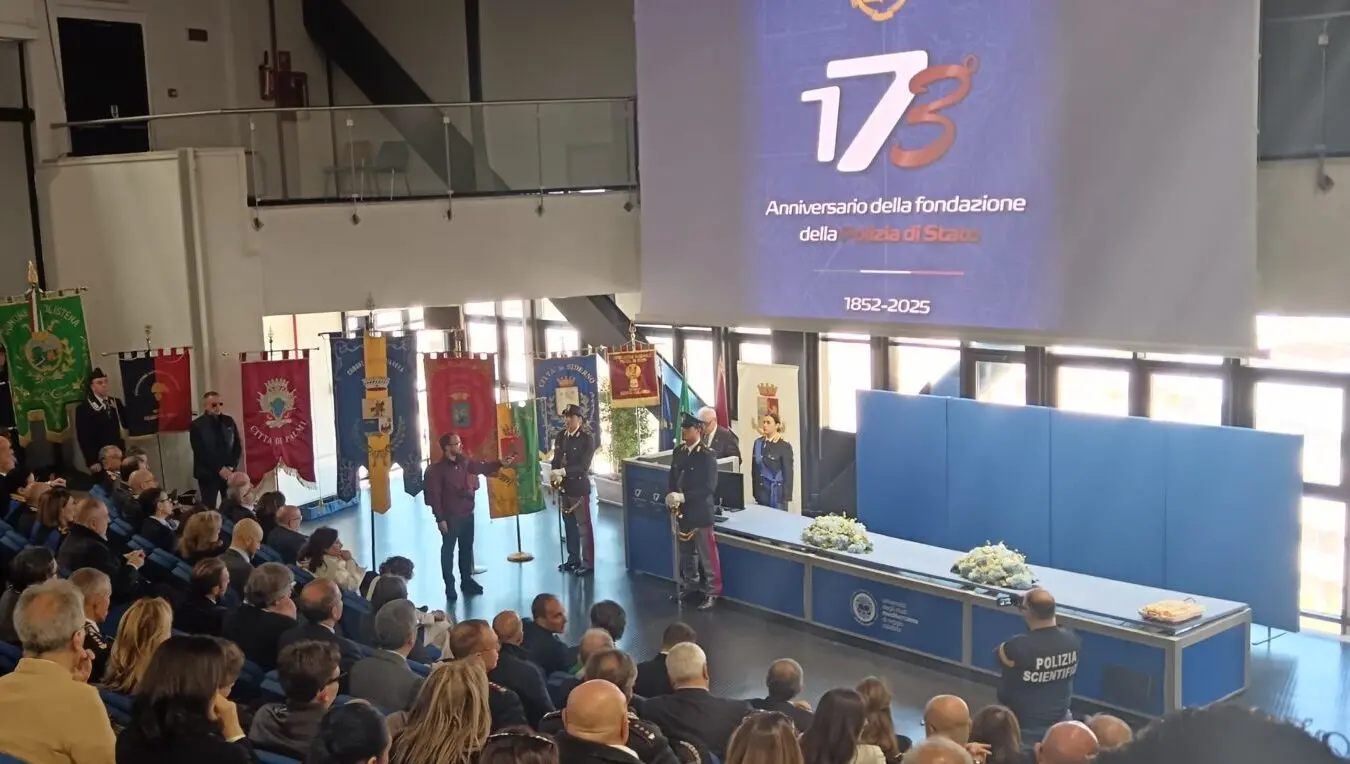 «Spezziamo le incrostazioni sociali»: la Polizia di Stato celebra 173 anni tra memoria, legalità e futuro da costruire - FOTO