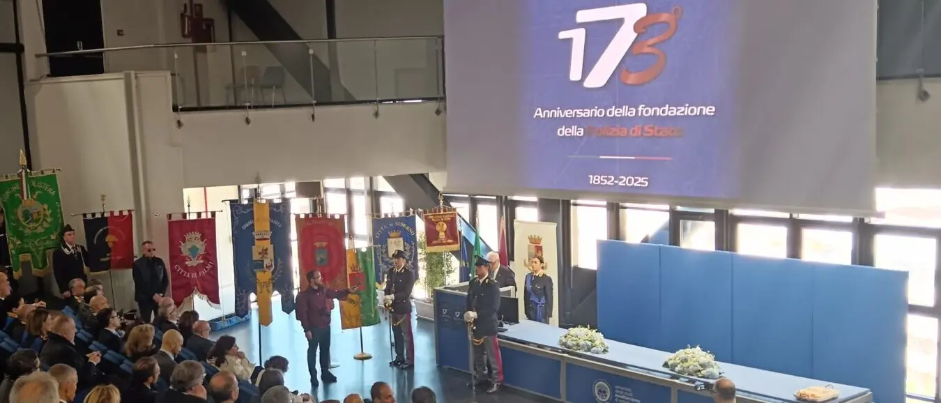 «Spezziamo le incrostazioni sociali»: la Polizia di Stato celebra 173 anni tra memoria, legalità e futuro da costruire - FOTO