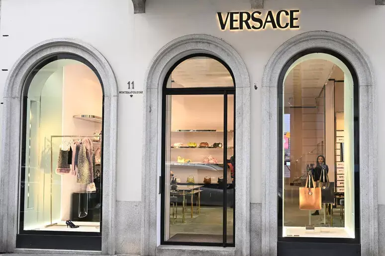 Prada acquista Versace per 1,25 miliardi