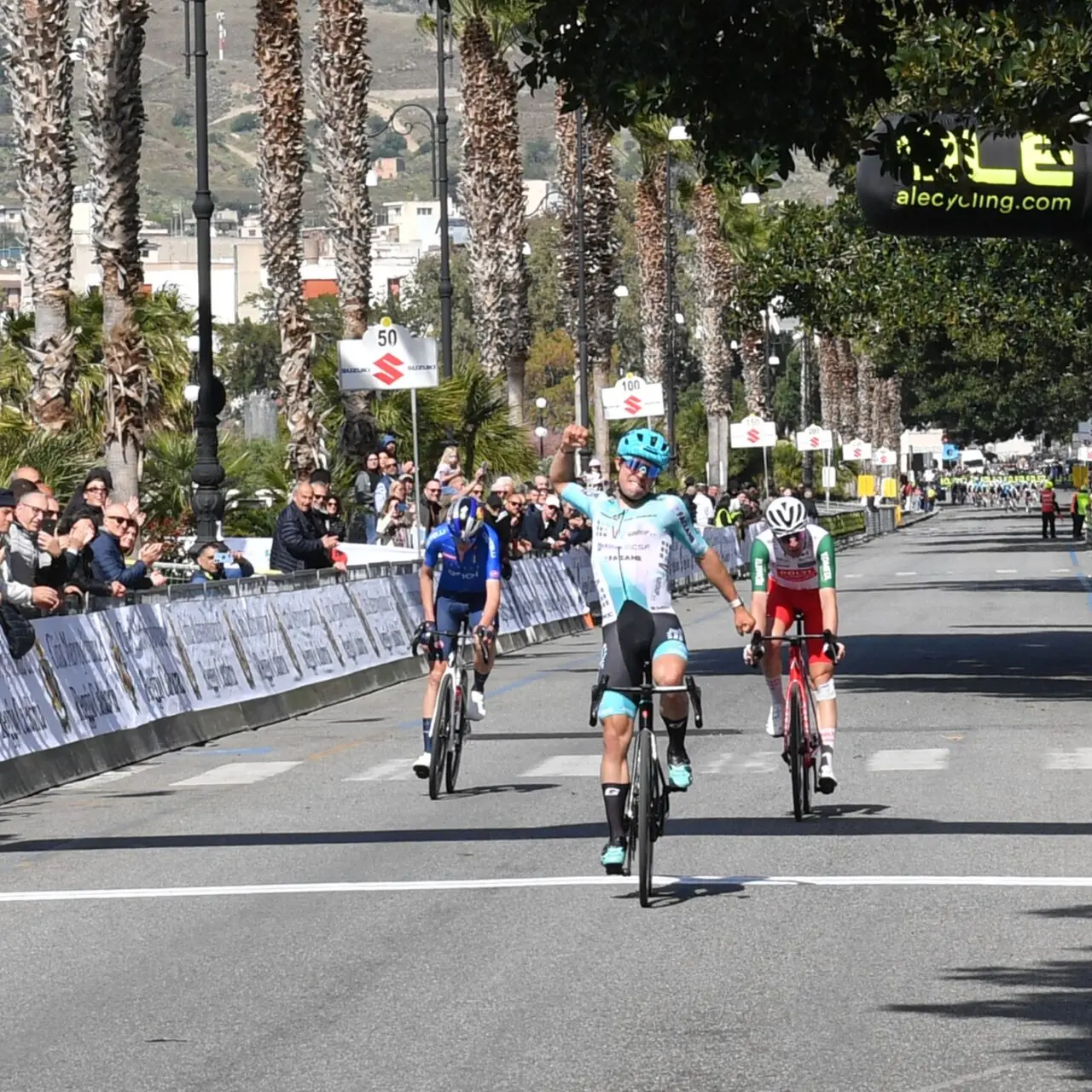 Colnaghi vince il 67° Giro Ciclistico della Città Metropolitana, l'arrivo sul lungomare Falcomatà - FOTO