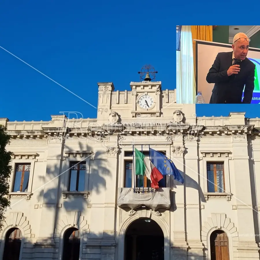 Nuova giunta Falcomatà, Azione si tira fuori e rifiuta l’assessorato offerto da Falcomatà: «Non cadremo nel burrone»