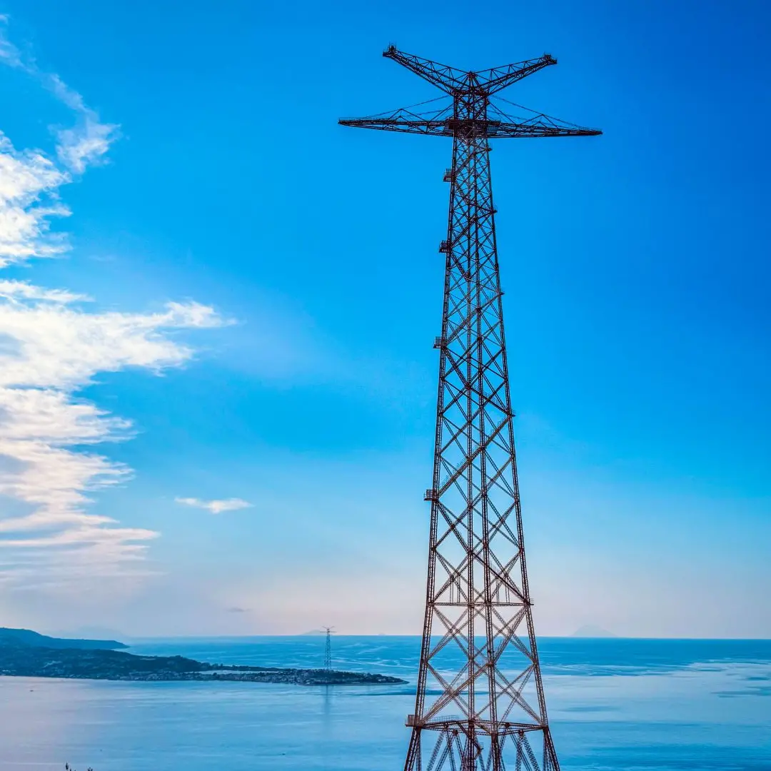 LA FOTO DEL GIORNO | Salendo oltre il confine del possibile