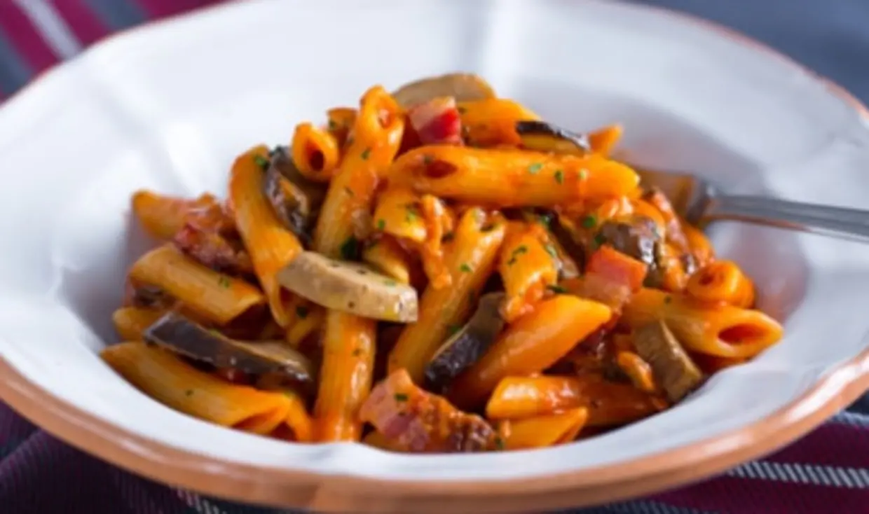 LA RICETTA DEL GIORNO | Pennette alla boscaiola: un primo piatto ricco e gustoso