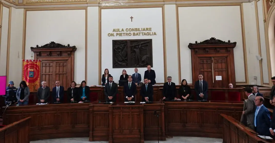 Reggio, il Consiglio Comunale torna nell'aula \"Battaglia\", approvate anche tre mozioni