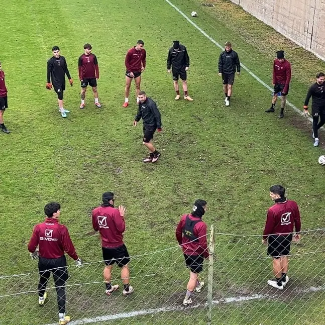 Reggina, emergenza continua: tra infortuni e assenze pesa tutto tranne la resa