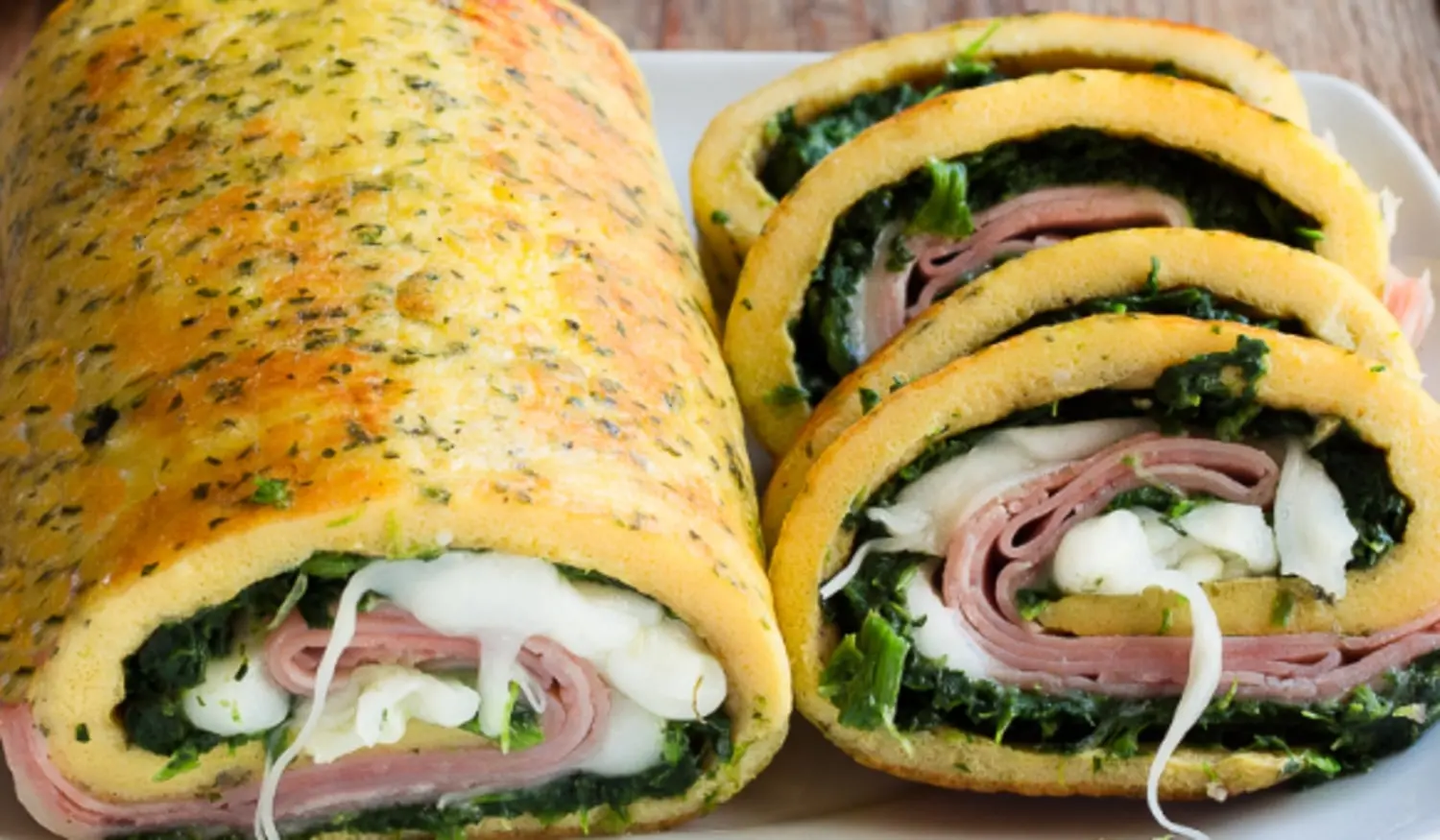 LA RICETTA DEL GIORNO | Rotolo di frittata farcito: un'esplosione di gusto facile e veloce