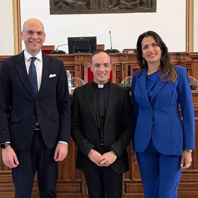 Reggio, a Palazzo San Giorgio presentato il libro di Don Francesco Cristofaro