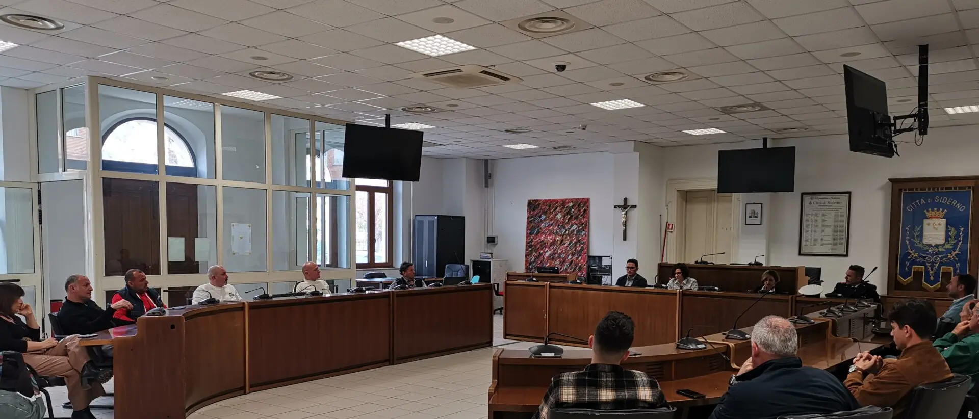 In vista dell'estate, Siderno convoca gli operatori balneari: confronto su proroghe, sicurezza e rispetto del litorale