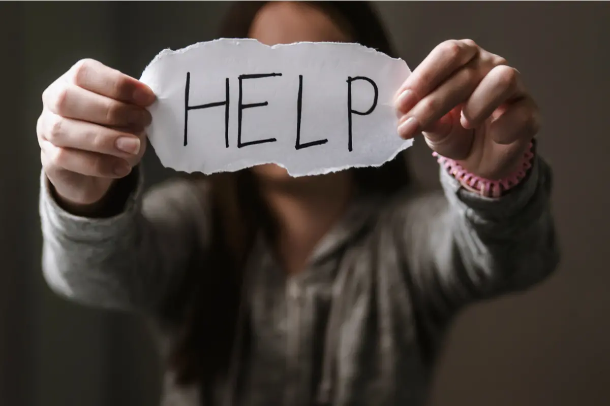 Violenza di genere in Calabria, l’appello del Cadic ai candidati alla Presidenza: «Non bastano le leggi, servono risorse certe»\n
