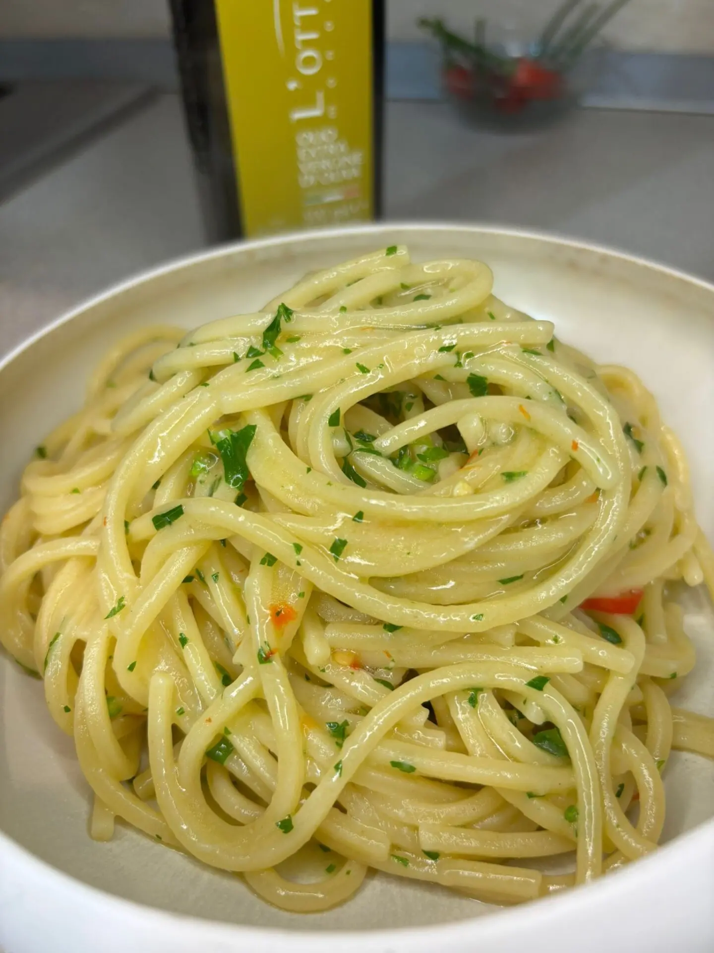 LA RICETTA DEL GIORNO | Aglio, olio e peperoncino