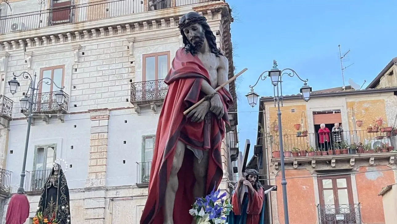 Caulonia, bagno di folla per il tradizionale Caracolo - FOTO