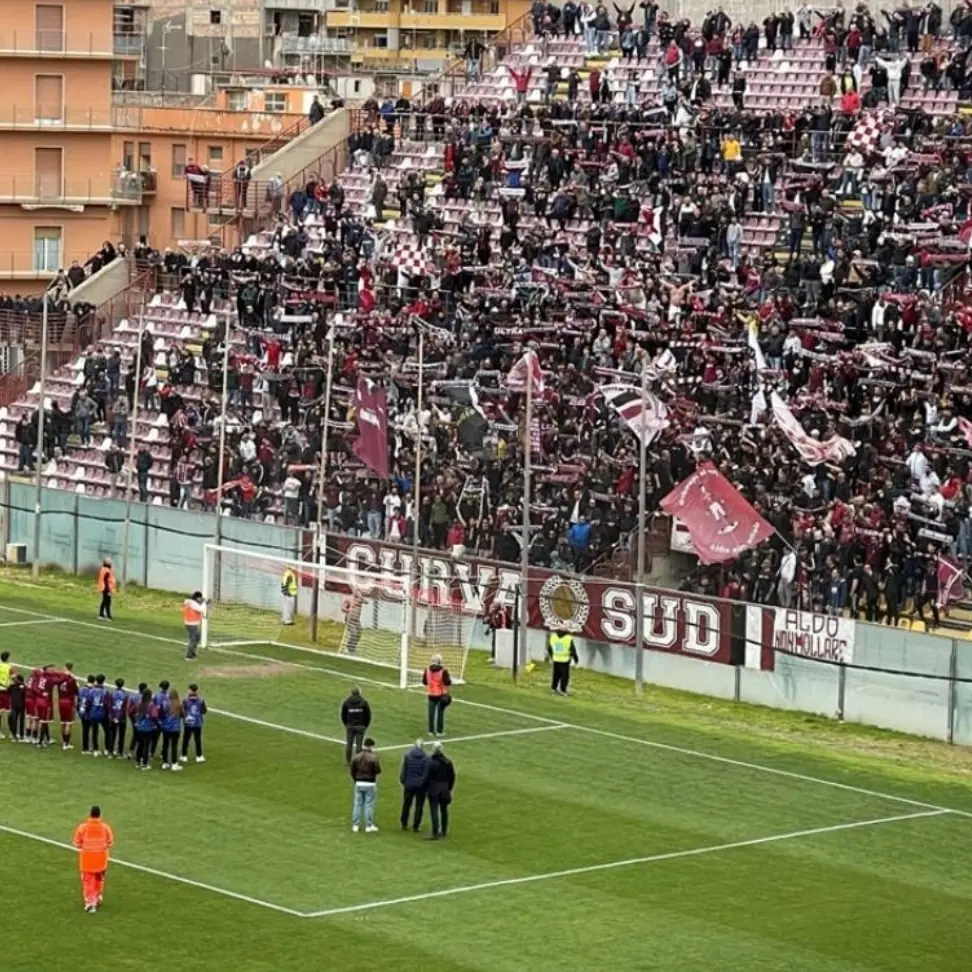 Reggina, quindici giorni per un sogno chiamato serie C