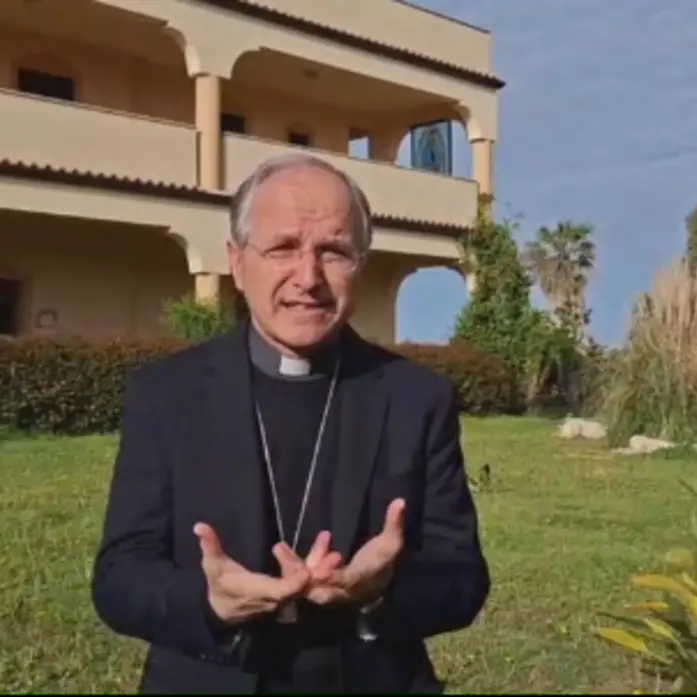 Reggio, l'arcivescovo Morrone celebrerà una messa in suffragio a Papa Francesco - VIDEO