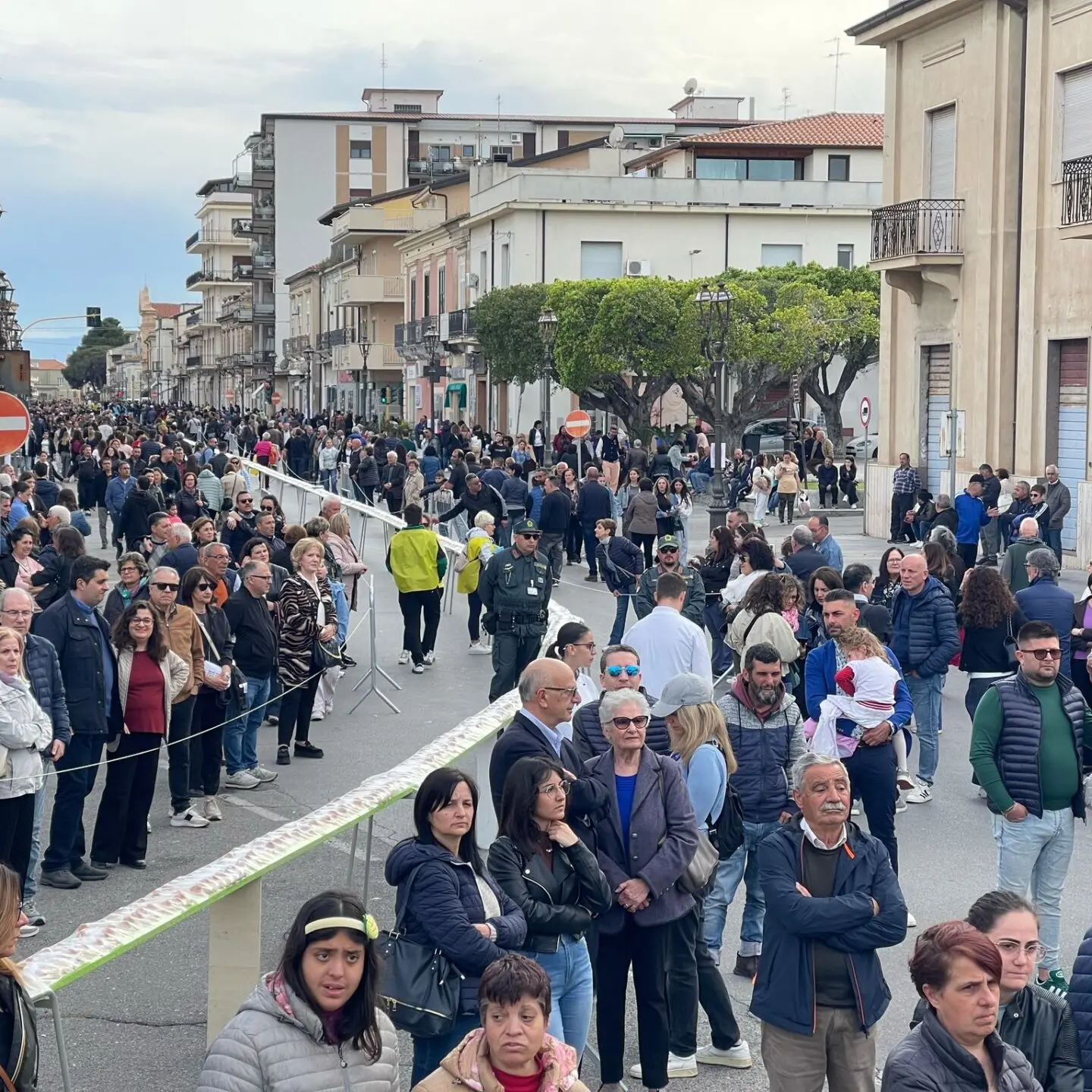 Circa 550 metri di dolcezza, a Siderno una “sguta” da record