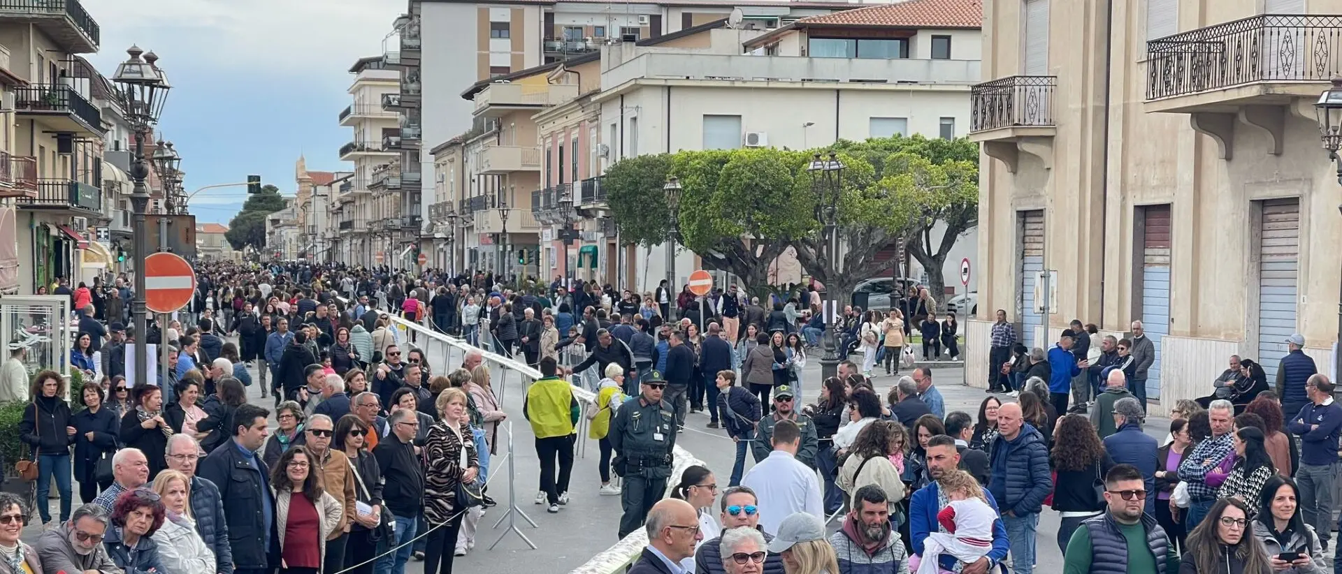 Circa 550 metri di dolcezza, a Siderno una “sguta” da record