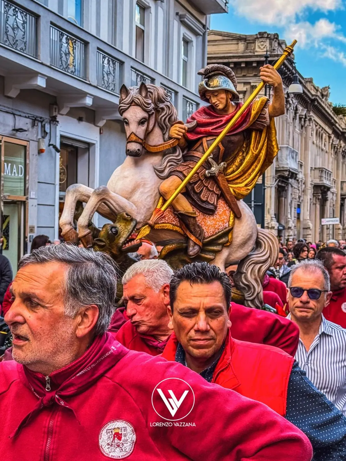 LA FOTO DEL GIORNO | Le mani che portano la fede