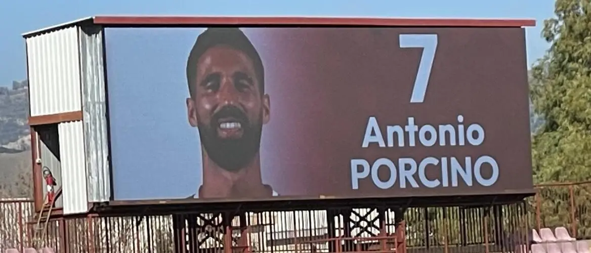 Il racconto calcistico di Toti Porcino è una dichiarazione d'amore: «Questa sarà l'ultima maglia della mia carriera»