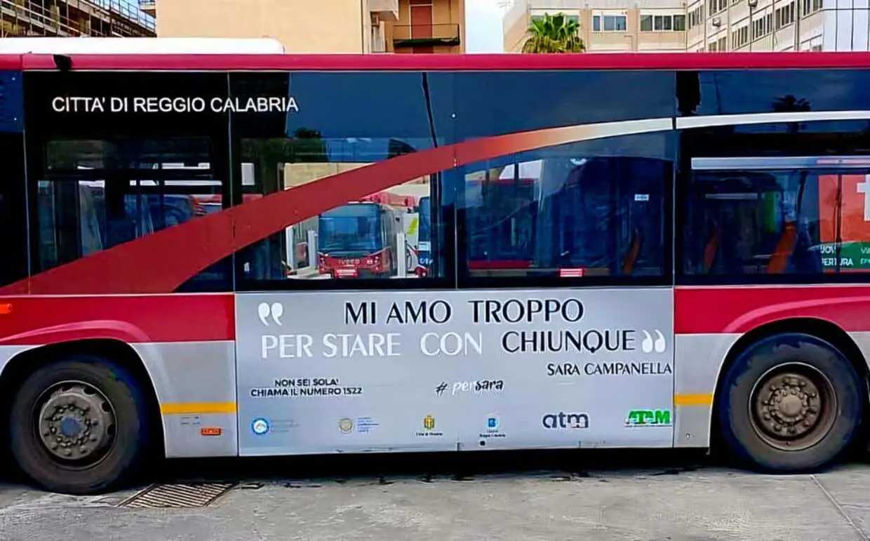 «Mi amo troppo per stare con chiunque», Reggio ricorda Sara Campanella con un bus a lei dedicato