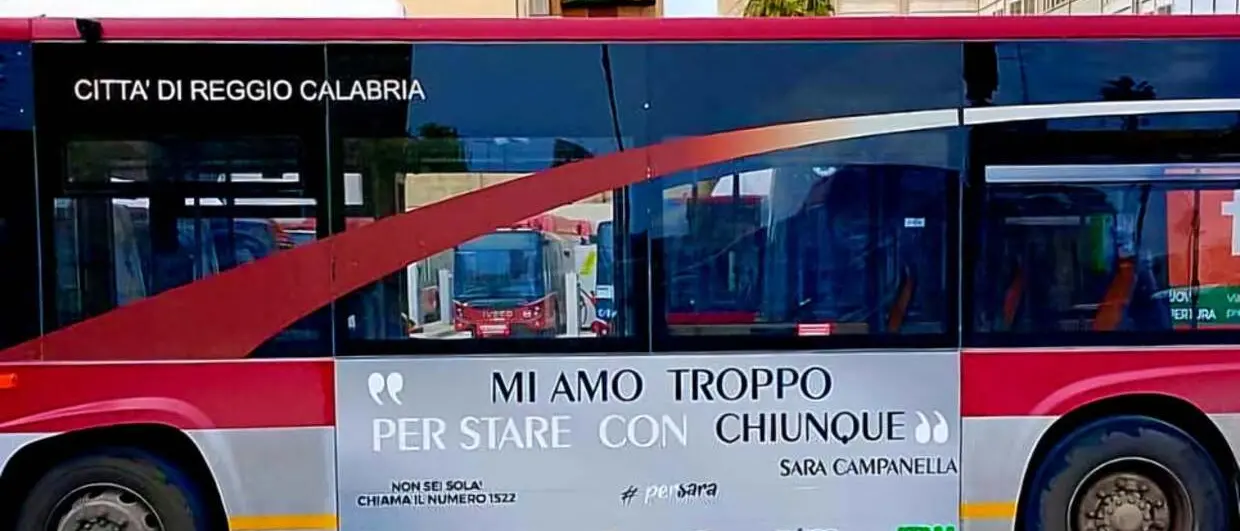 «Mi amo troppo per stare con chiunque», Reggio ricorda Sara Campanella con un bus a lei dedicato