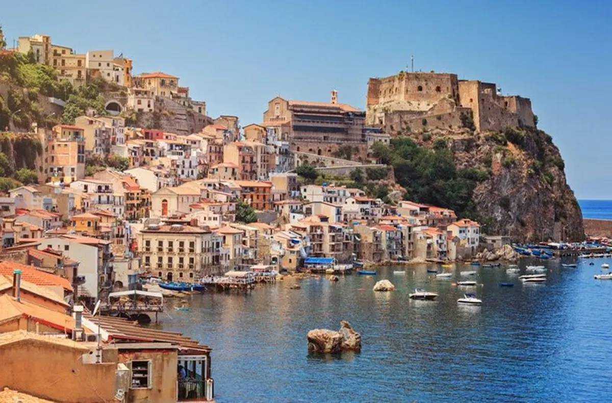 Scilla, Cannizzaro: «La Regione investe 5 milioni di euro per ammodernare il porto e rafforzare la vocazione turistica»