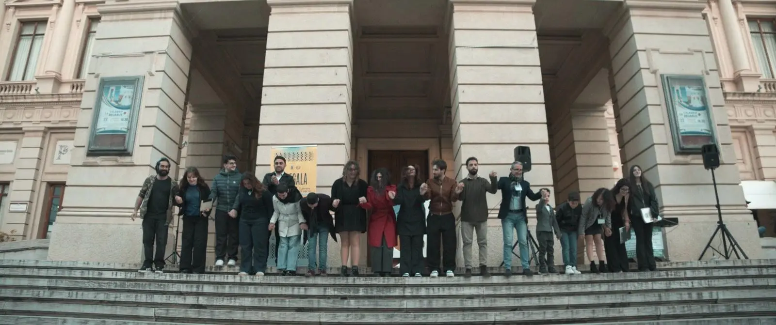 Poesia, arte e memoria: a Reggio l'evento #RegalaUnaPoesia