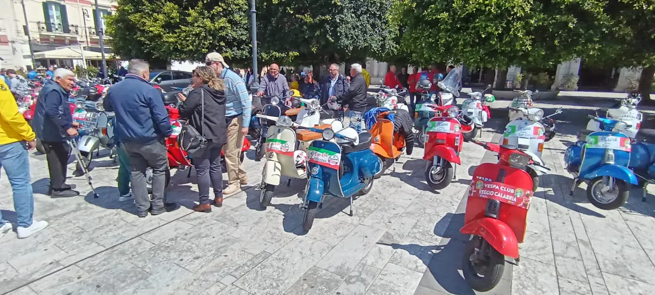 Reggio, oggi il raduno del Vespa Club: sfilata fino a Scilla per la premiazione del Campionato turistico