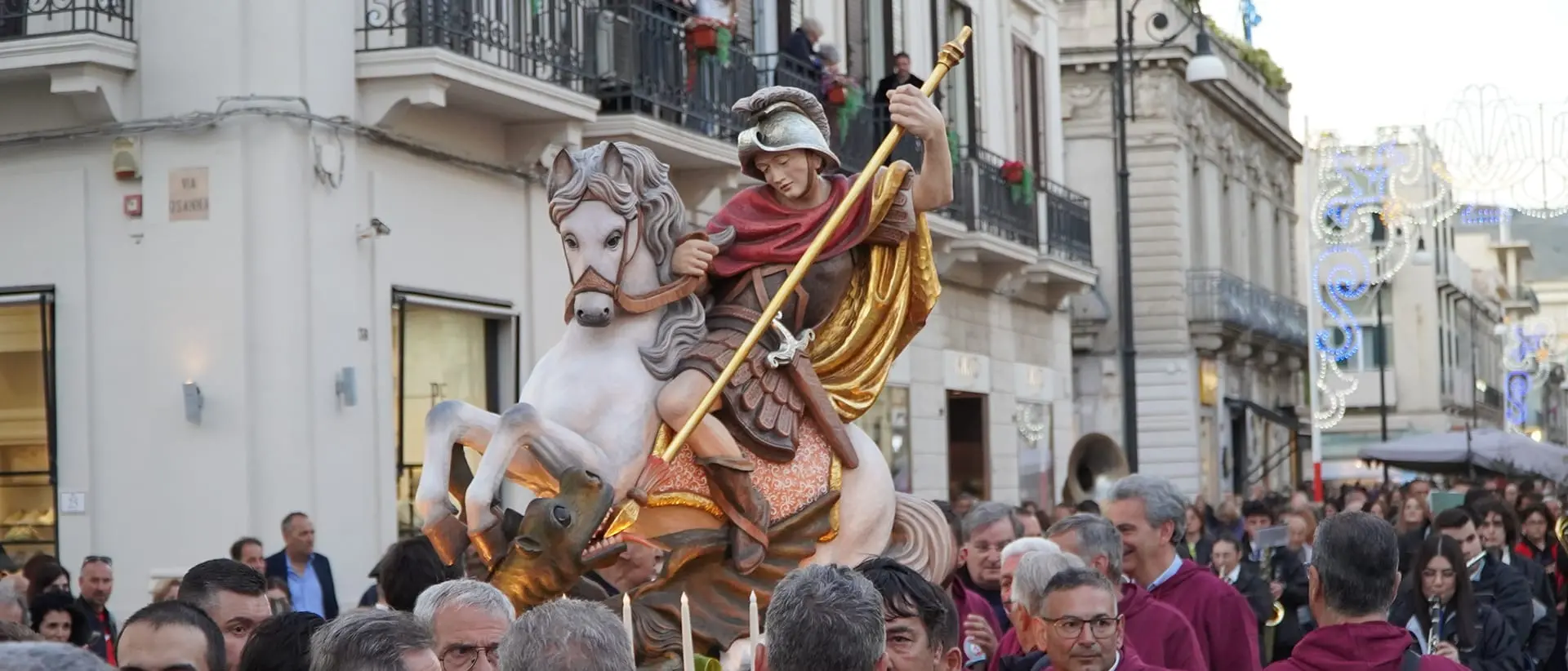 San Giorgio riabbraccia Reggio Calabria: migliaia di fedeli in processione per la tradizione che cresce nel cuore della città