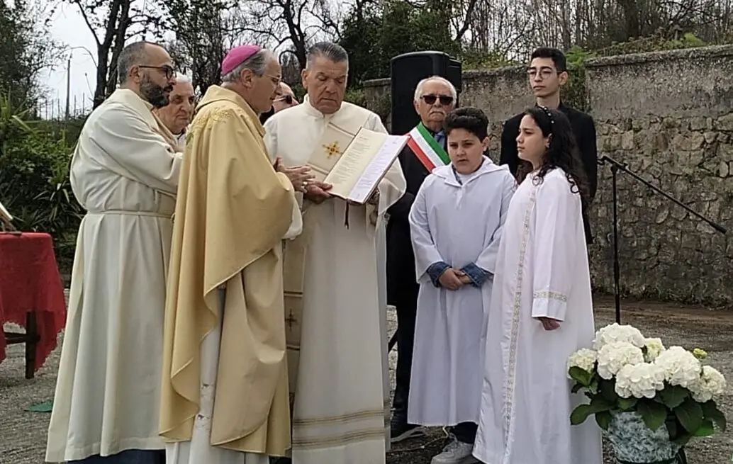 San Roberto: la piazza di Sant'Angelo intitolata a monsignor Ferro