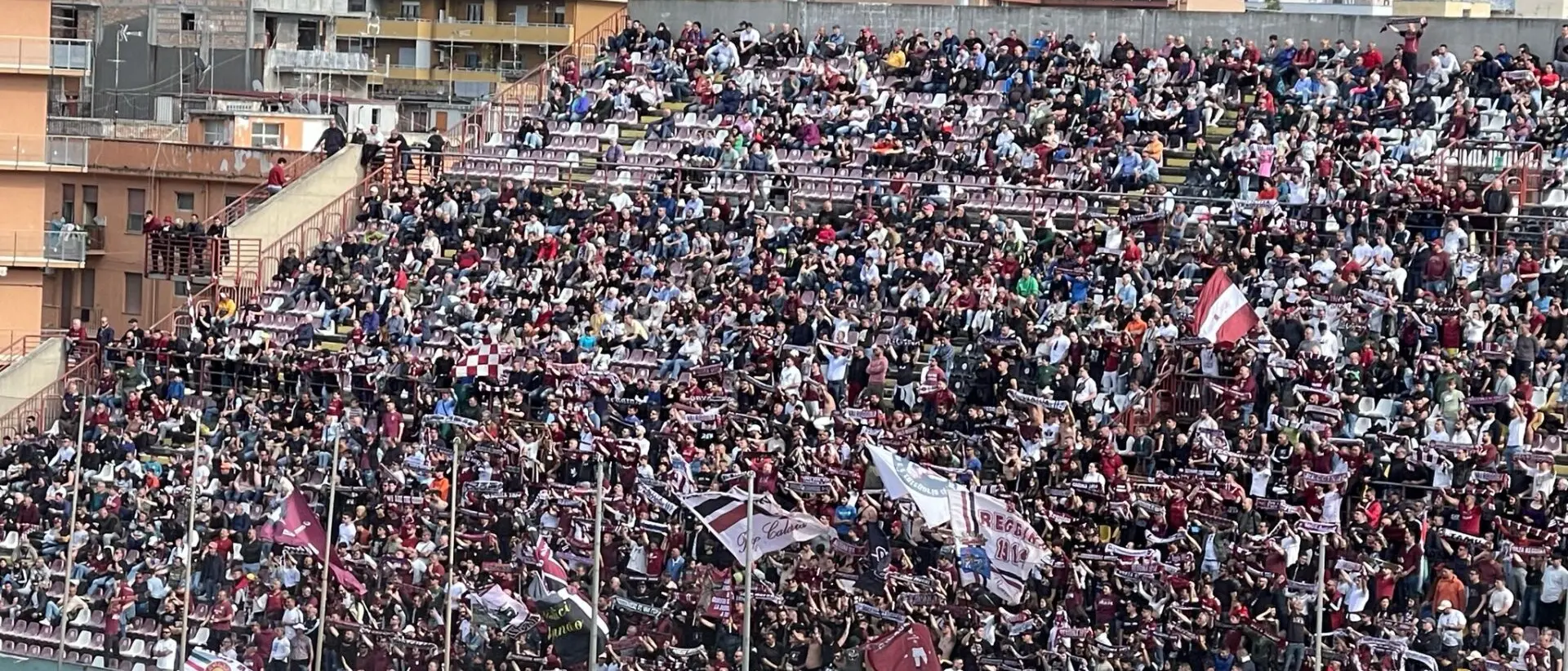 Reggina, l'orgoglio e la passione dei tifosi ha trasformato il Granillo in un fortino