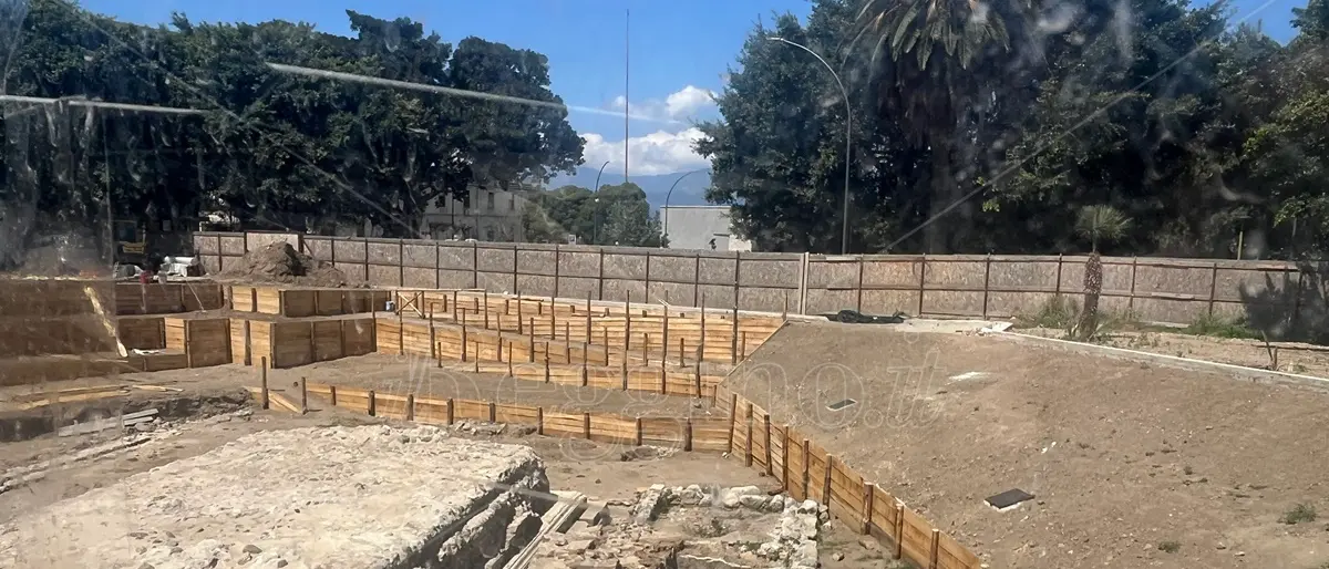 Reggio, Romeo: «Scavi di piazza Garibaldi aperti al pubblico per l'estate». Mallemace: «Dal Mic 400mila euro per ulteriori indagini archeologiche»