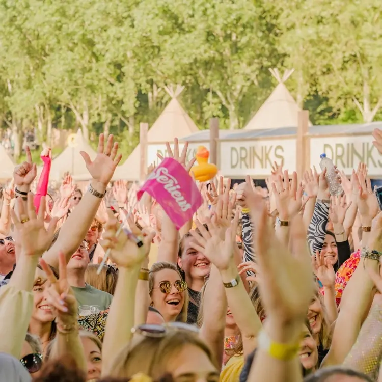 NON C’E’ NENTI | Dal tango al karaoke passando dai dancefloor in modalità Panarea: la movida si accende nel weekend
