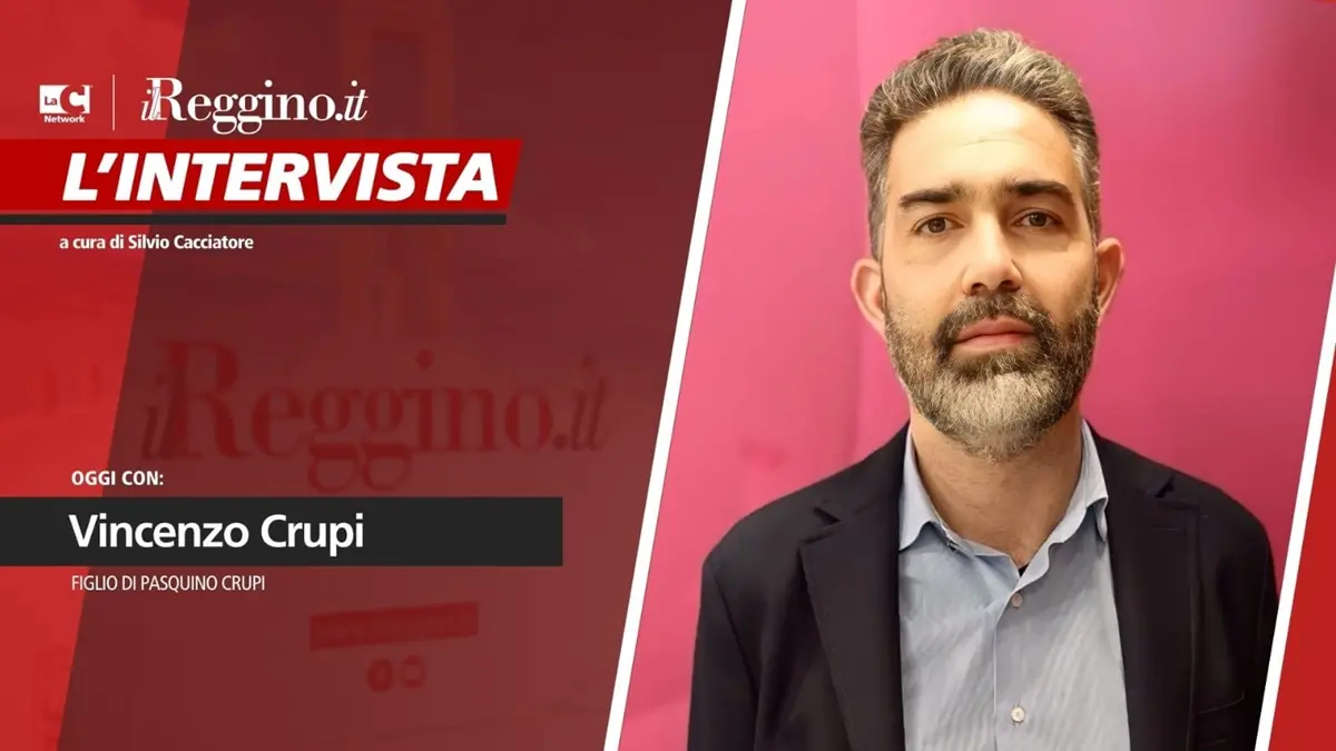 A TU PER TU | La camicia rossa, il garofano all’occhiello, il vino e le zippole ai comizi: Vincenzo Crupi ricorda il Primo Maggio di papà Pasquino - VIDEO