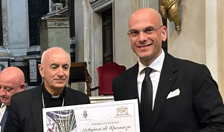 Il Reggino Lorenzo Festicini Premiato con il \"Premio Culturale Artigiani di Speranza\"