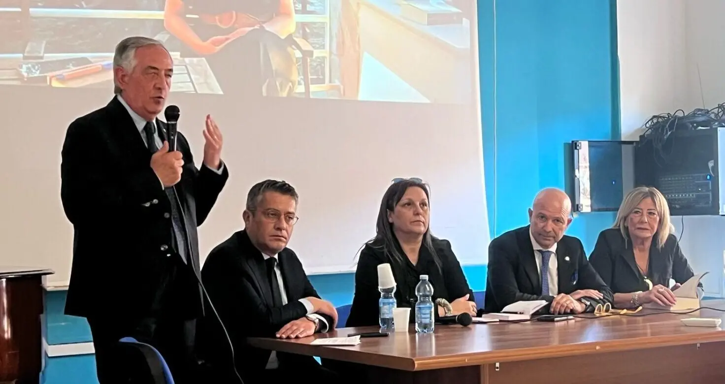 Il coraggio non si brucia: da Ionà alla città, la risposta della Calabria che resiste che accende la speranza