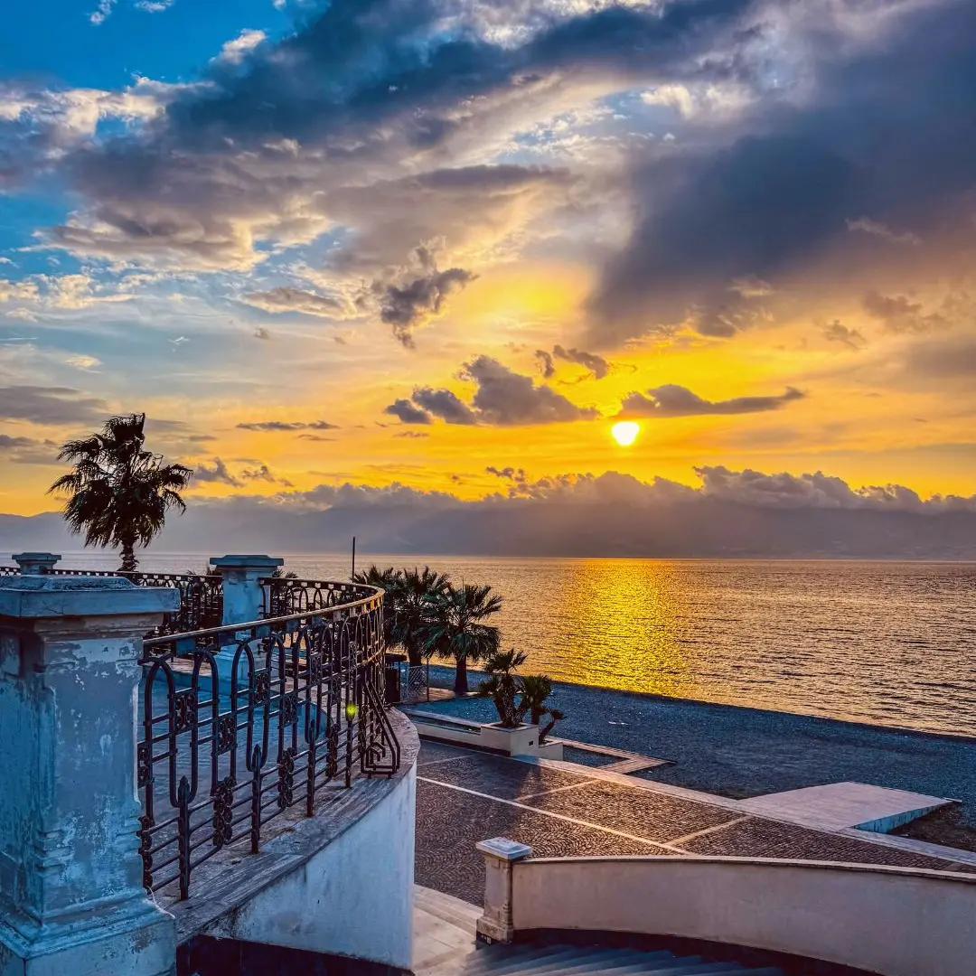 LA FOTO DEL GIORNO | Il sole brilla sempre, anche dopo il tramonto