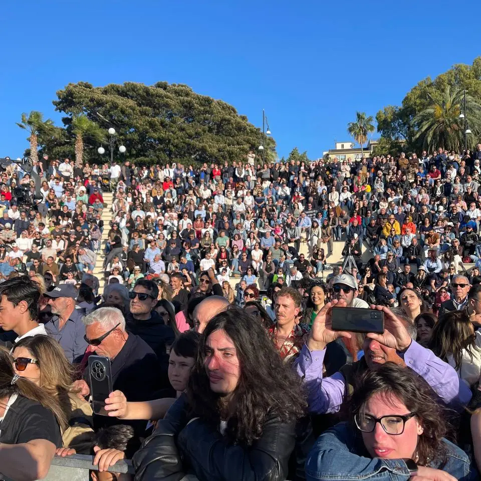 Concerto del Primo Maggio, Reggio Futura lancia una stoccata: «Ora applaudite, ieri gridavate allo scandalo»