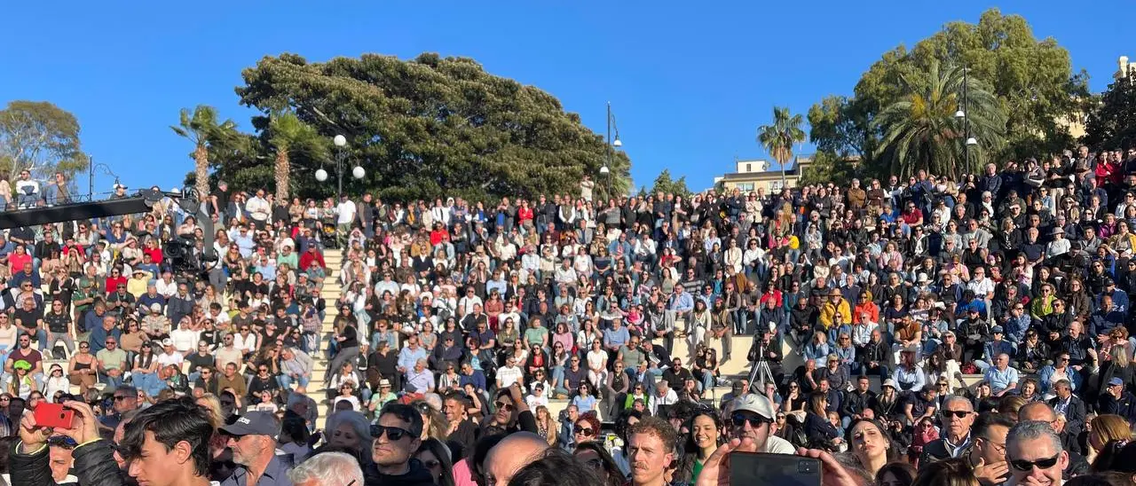 Concerto del Primo Maggio, Reggio Futura lancia una stoccata: «Ora applaudite, ieri gridavate allo scandalo»