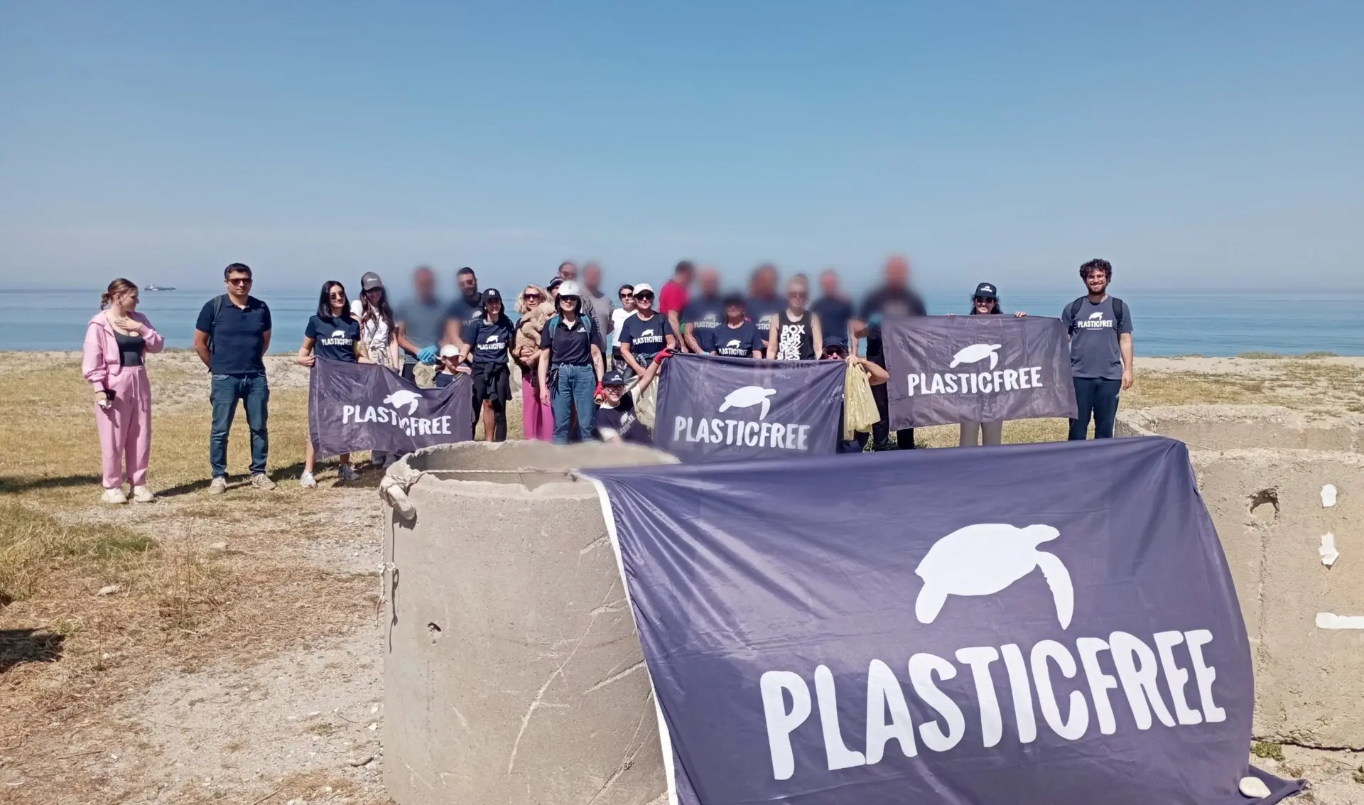 Plastic Free a Palmi, con i detenuti a pulire la Tonnara: «Insieme per un mondo migliore»