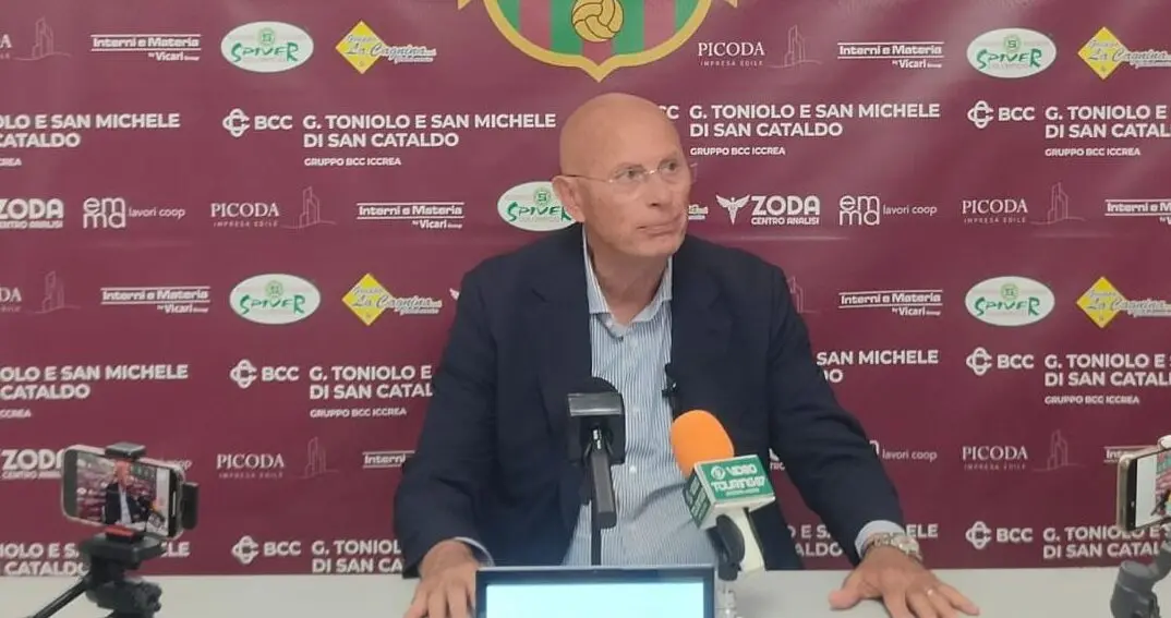 Reggina, il patron Ballarino visibilmente emozionato: «Mi sono commosso per questa gente meravigliosa e per questi ragazzi straordinari»