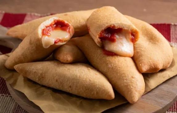 LA RICETTA DEL GIORNO | Panzerotti fritti, un piatto semplice per mille occasioni