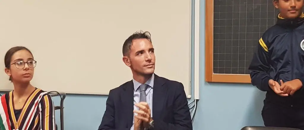 Insediato il consiglio comunale dei ragazzi. Mauro: «Non inseguite il consenso»