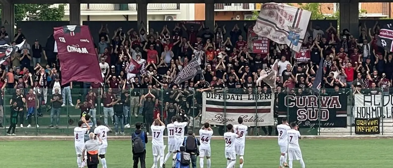 La Reggina cade in piedi e a testa alta: la stagione non è ancora finita