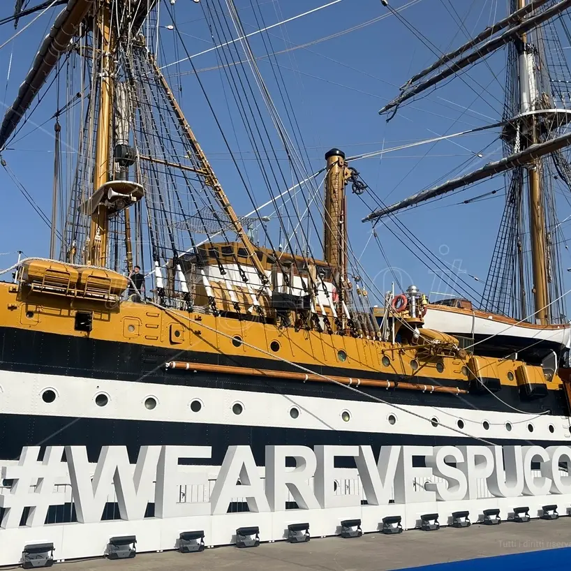 L’Amerigo Vespucci è arrivata a Reggio Calabria, l'undicesima tappa del Tour Mediterraneo