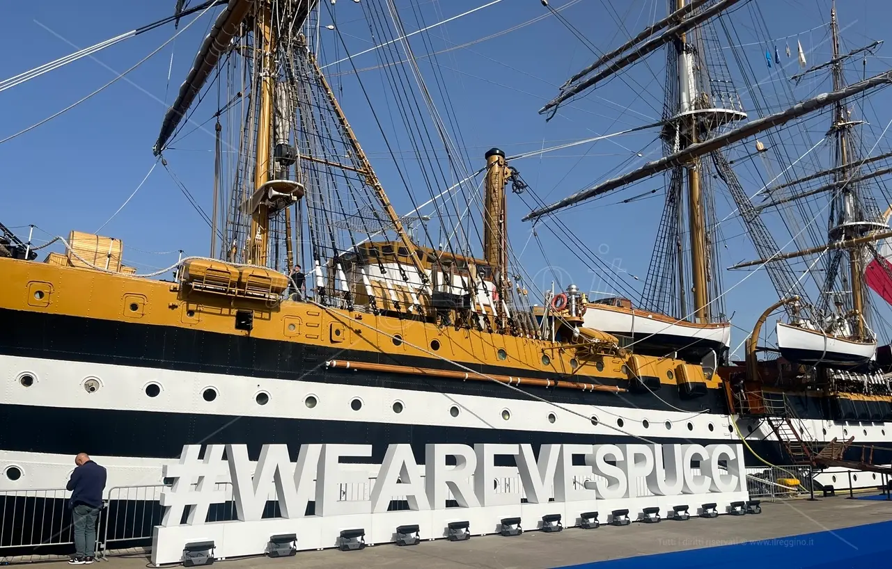 L’Amerigo Vespucci è arrivata a Reggio Calabria, l'undicesima tappa del Tour Mediterraneo