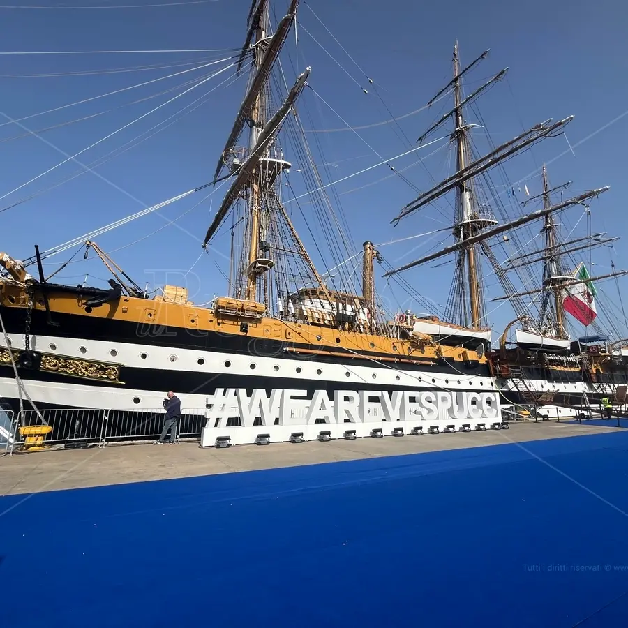 Ricordo e Memoria: la tappa dell'Amerigo Vespucci a Reggio tra cerimonie, impegno e commossa orazione per il Comandante Natale de Grazia - VIDEO
