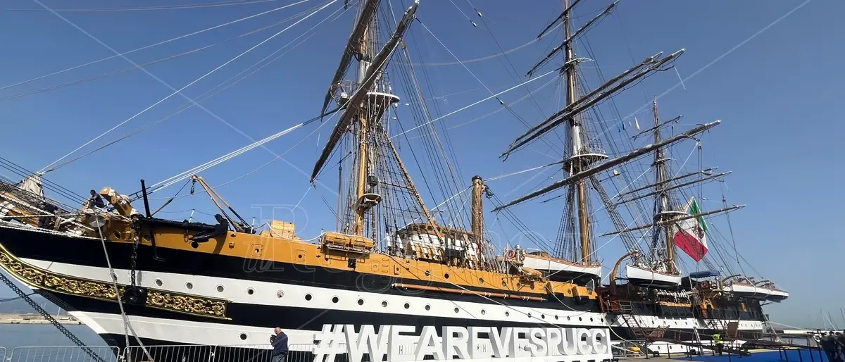 Ricordo e Memoria: la tappa dell'Amerigo Vespucci a Reggio tra cerimonie, impegno e commossa orazione per il Comandante Natale de Grazia - VIDEO